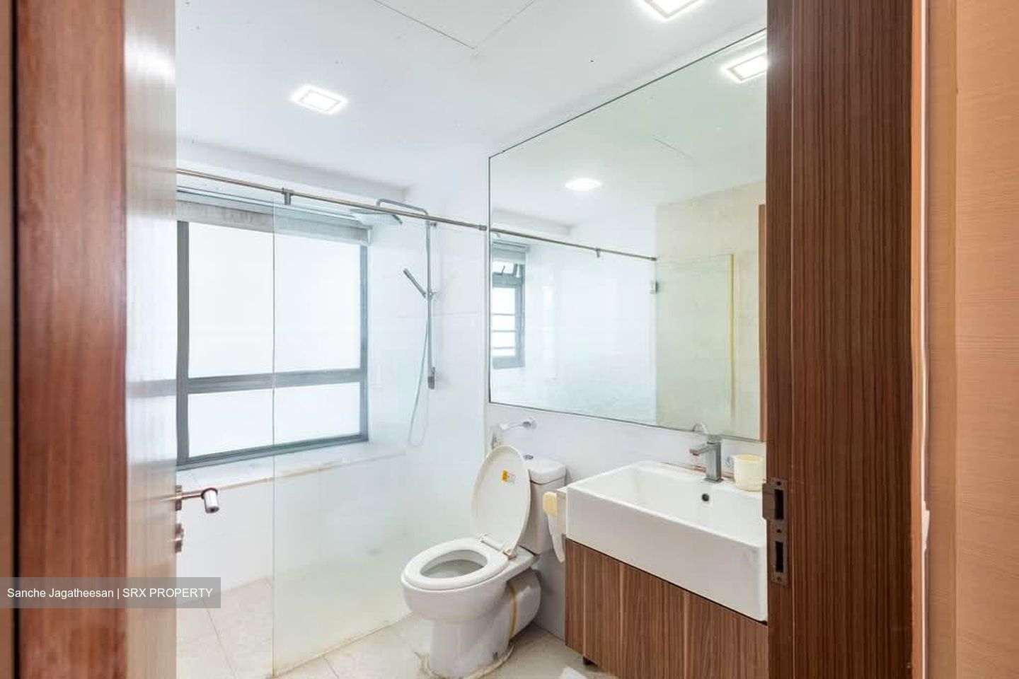 Waterfront Waves (D16), Condominium #543092201